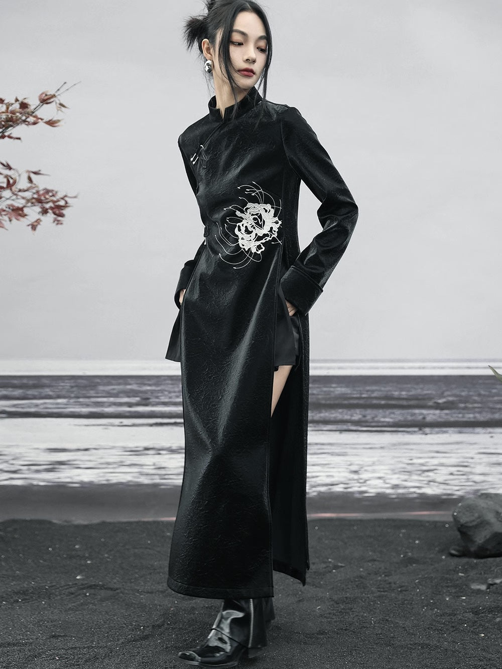 Bianhua Embroidery High Slit Top