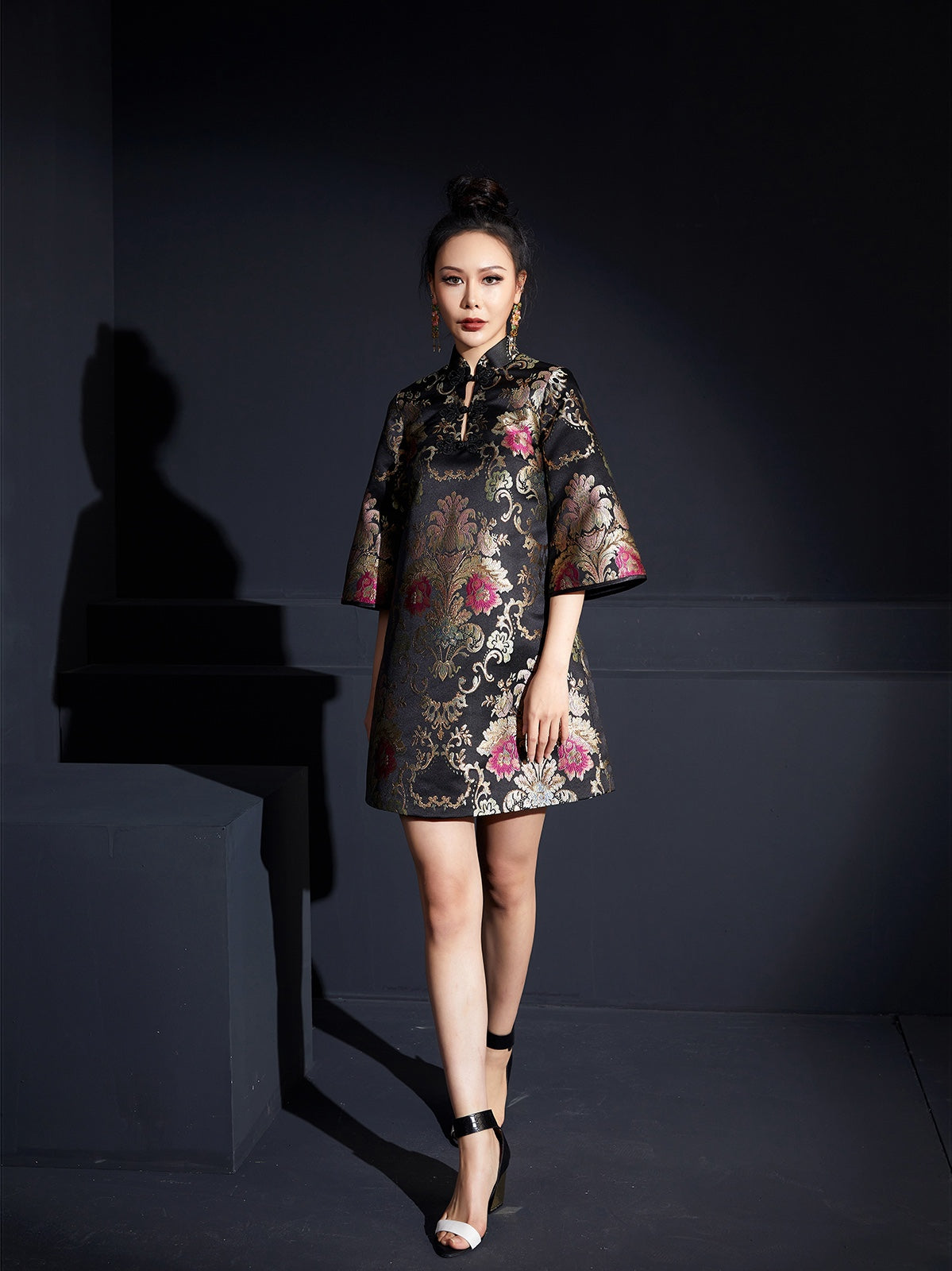 Black Brocade Jacquard Cheongsam (Presale)