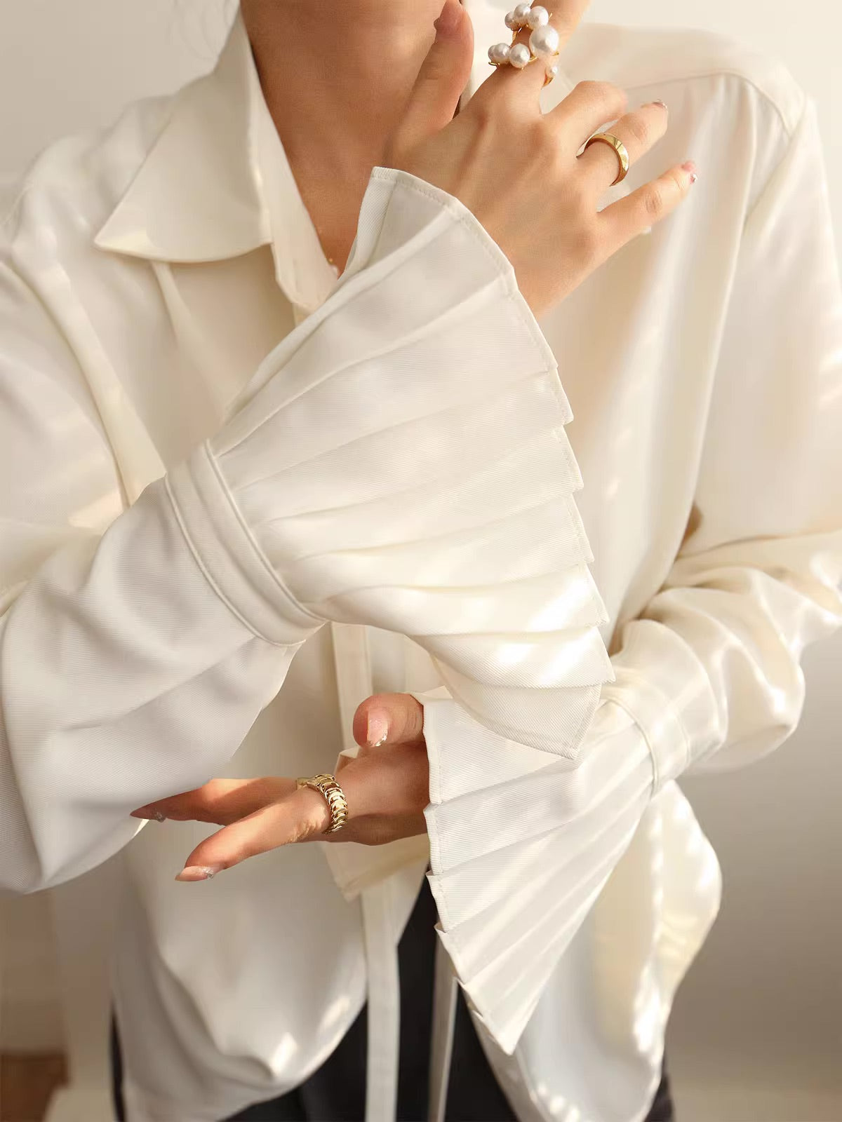 Hepburn Style Pleated Accordion Sleeves Shirt