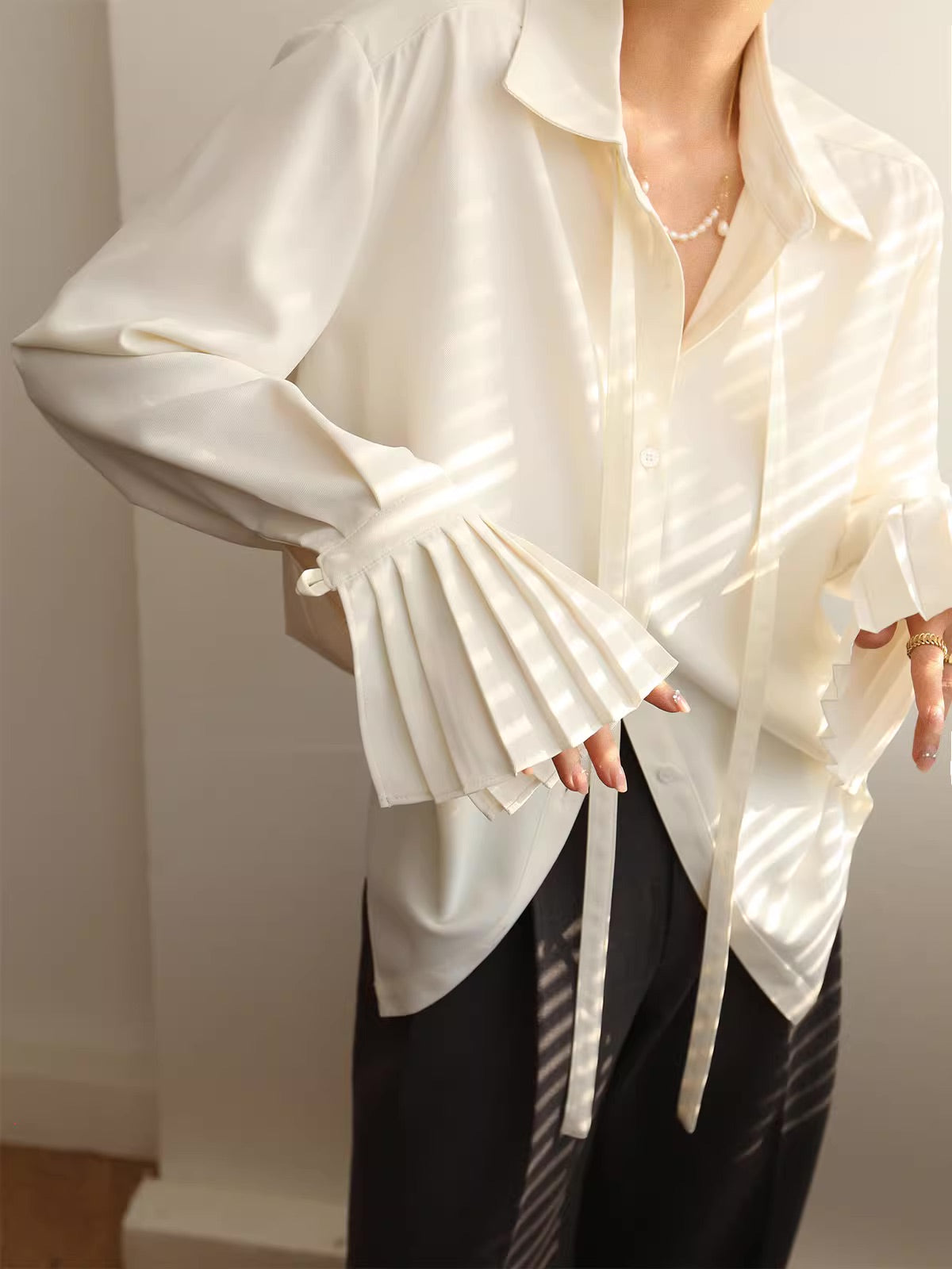 Hepburn Style Pleated Accordion Sleeves Shirt